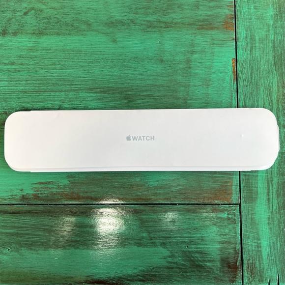 Apple Watch Band Taupe 40mm New in Box - Picture 3 of 3